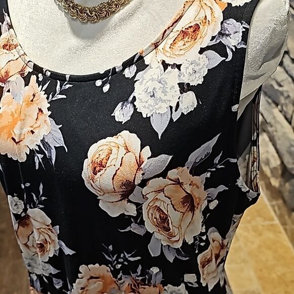 Floral sleeveless pullover dress with pockets size 2X - Picture 3 of 7